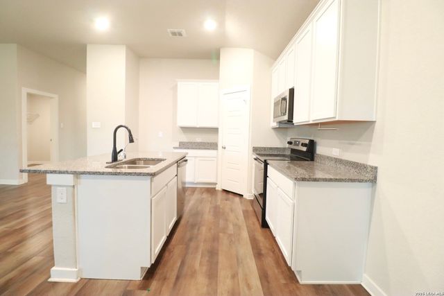 6810 DIAMOND VLY, San Antonio, TX 78242