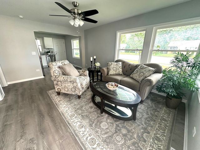 423 Westmore Meyers Road C, Lombard, IL 60148