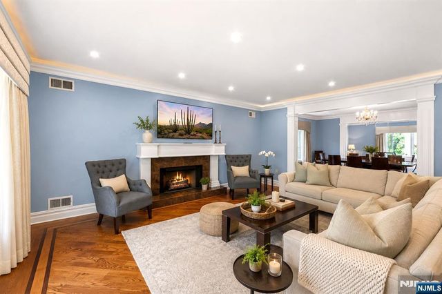 335 Riverdale Drive, Fort Lee, NJ 07024