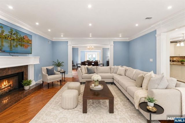335 Riverdale Drive, Fort Lee, NJ 07024