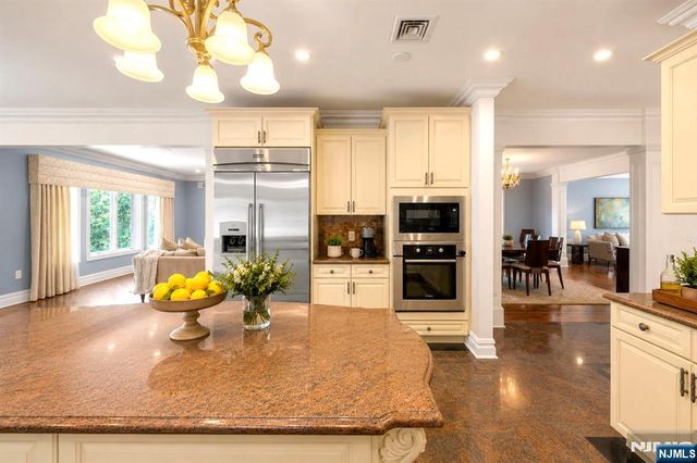 335 Riverdale Drive, Fort Lee, NJ 07024