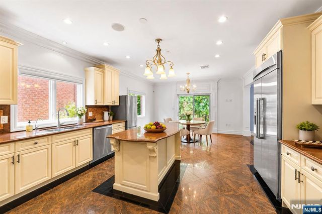 335 Riverdale Drive, Fort Lee, NJ 07024