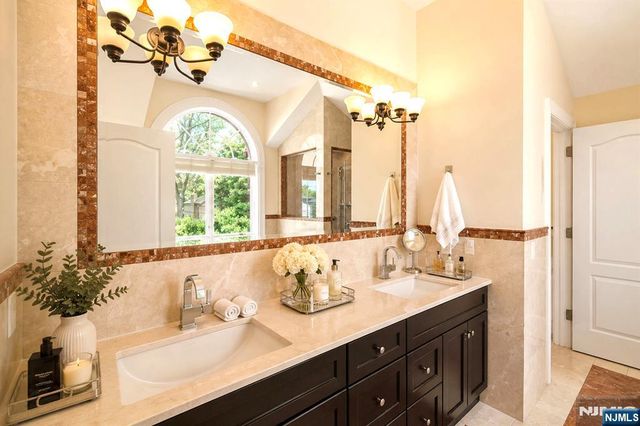 335 Riverdale Drive, Fort Lee, NJ 07024