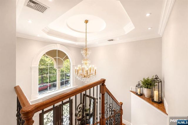 335 Riverdale Drive, Fort Lee, NJ 07024
