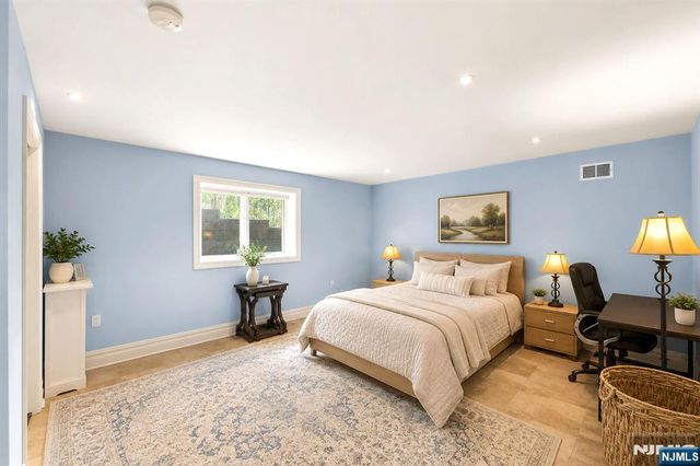 335 Riverdale Drive, Fort Lee, NJ 07024