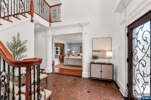 335 Riverdale Drive, Fort Lee, NJ 07024