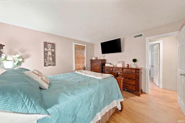 1475 W South Drive, Pleasant Lake, IN 46779