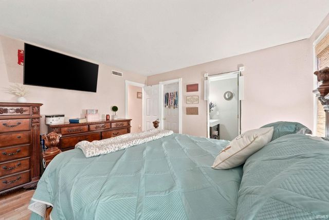 1475 W South Drive, Pleasant Lake, IN 46779