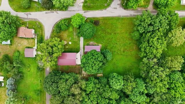 1475 W South Drive, Pleasant Lake, IN 46779