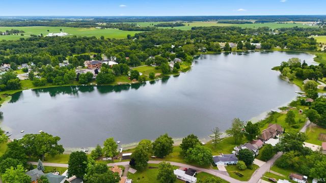 1475 W South Drive, Pleasant Lake, IN 46779