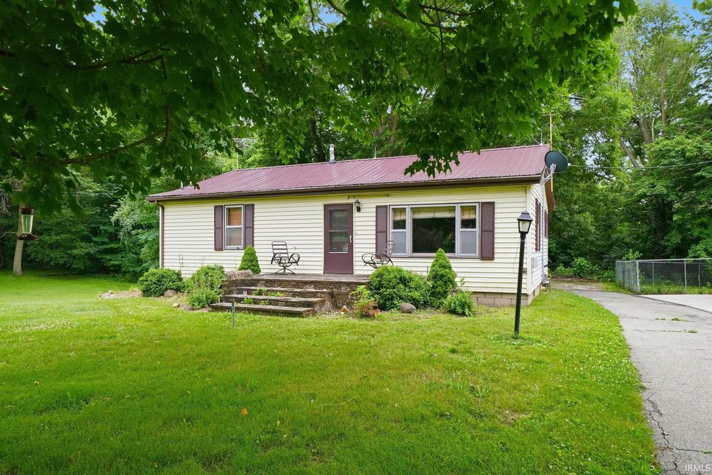 1475 W South Drive, Pleasant Lake, IN 46779