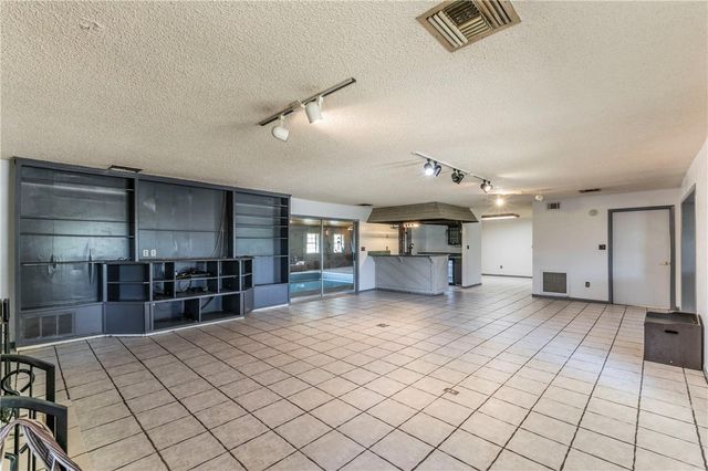 180 FCR 797, Donie, TX 75838