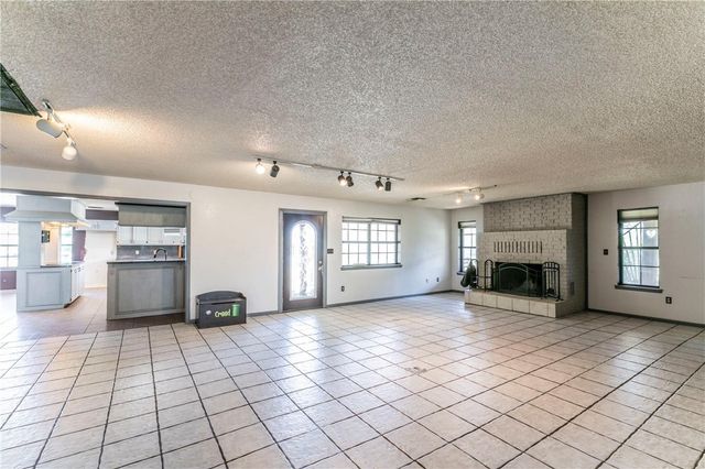 180 FCR 797, Donie, TX 75838