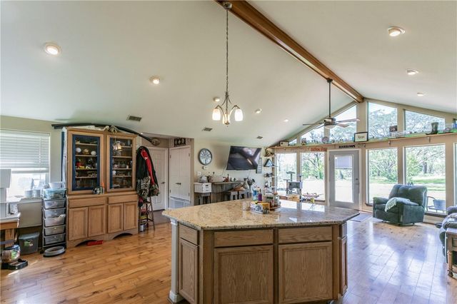 180 FCR 797, Donie, TX 75838