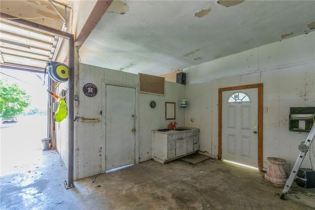 180 FCR 797, Donie, TX 75838