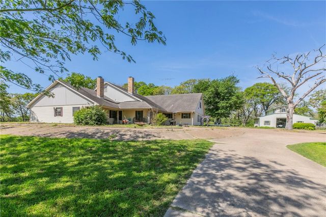 180 FCR 797, Donie, TX 75838