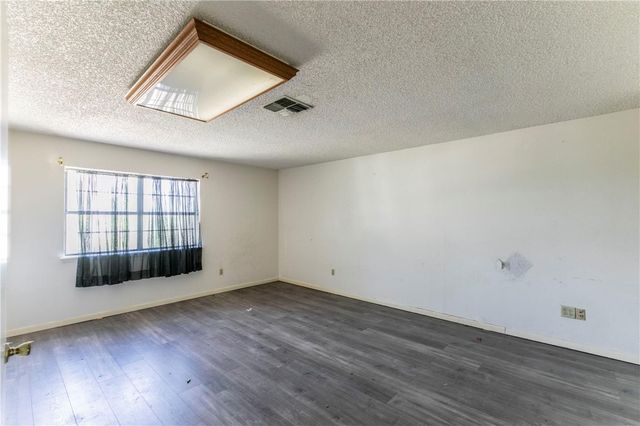 180 FCR 797, Donie, TX 75838