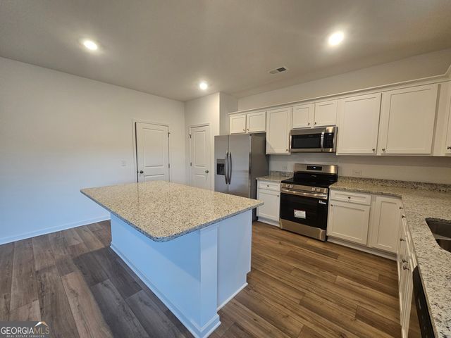 285 Red Dragon Drive, Jefferson, GA 30549