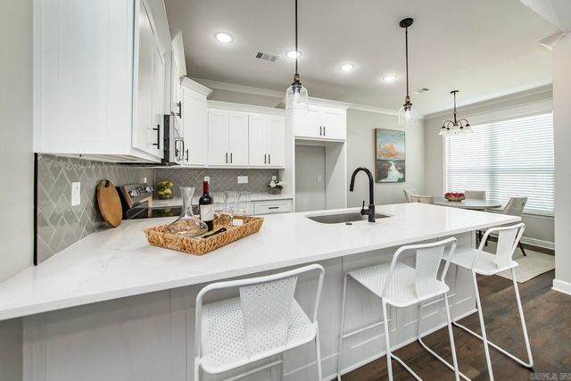 912 E Dell Vista Cove, Cabot, AR 72023