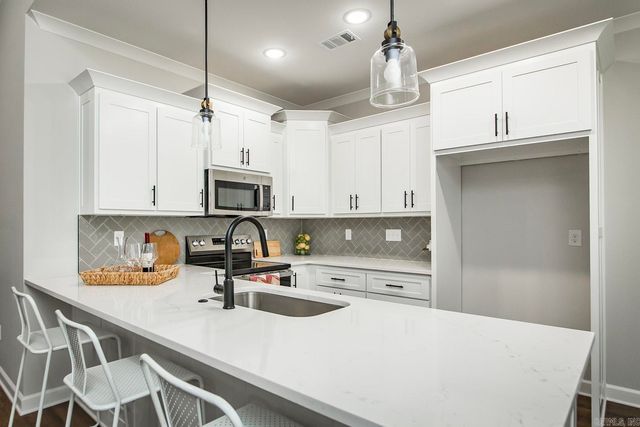 912 E Dell Vista Cove, Cabot, AR 72023