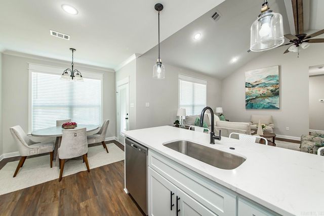 912 E Dell Vista Cove, Cabot, AR 72023