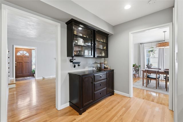 909 Walnut Street, Iowa City, IA 52240