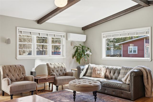 909 Walnut Street, Iowa City, IA 52240