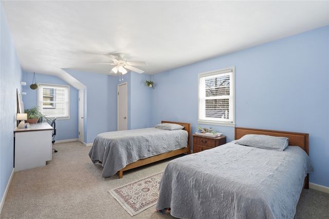 909 Walnut Street, Iowa City, IA 52240