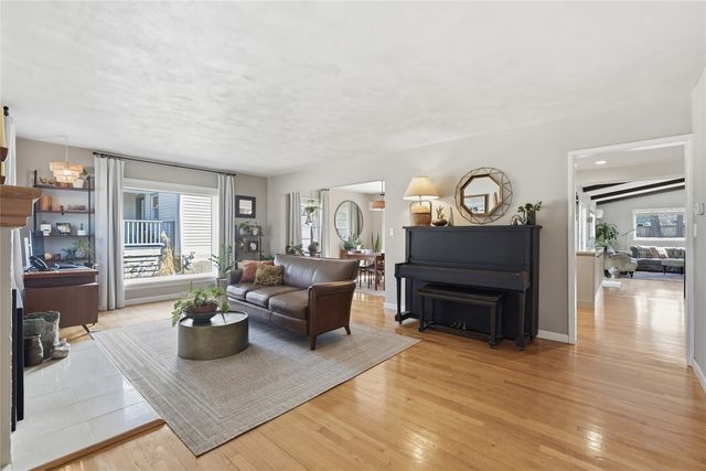 909 Walnut Street, Iowa City, IA 52240