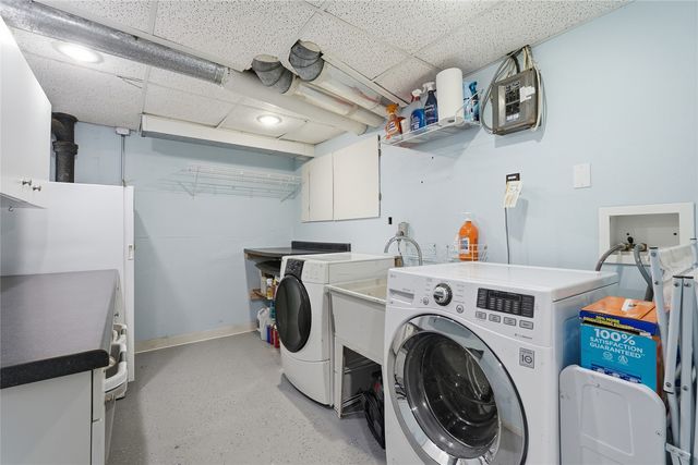 909 Walnut Street, Iowa City, IA 52240