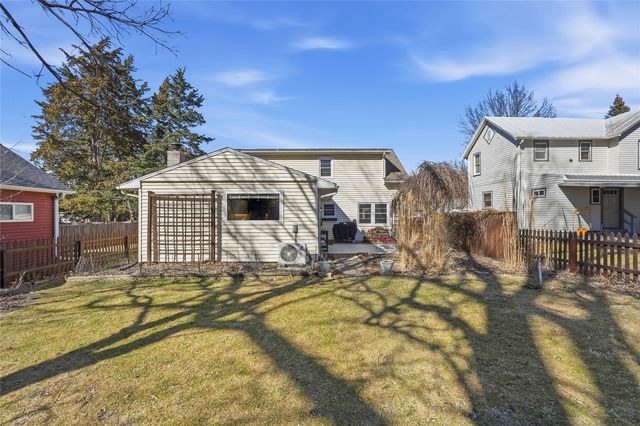 909 Walnut Street, Iowa City, IA 52240