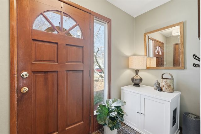 909 Walnut Street, Iowa City, IA 52240