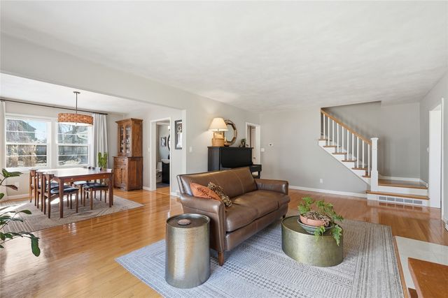 909 Walnut Street, Iowa City, IA 52240