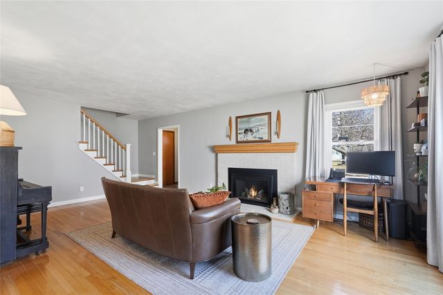 909 Walnut Street, Iowa City, IA 52240