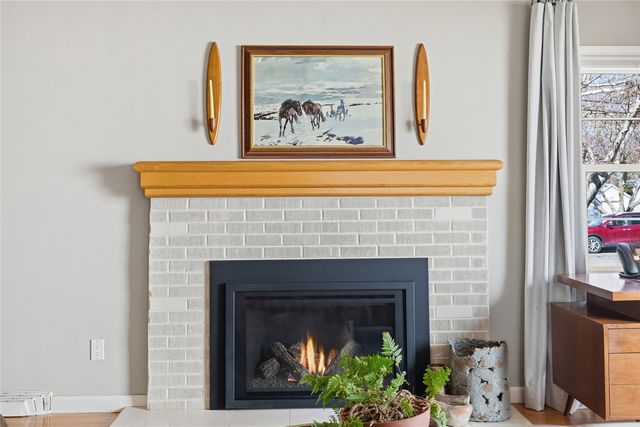 909 Walnut Street, Iowa City, IA 52240