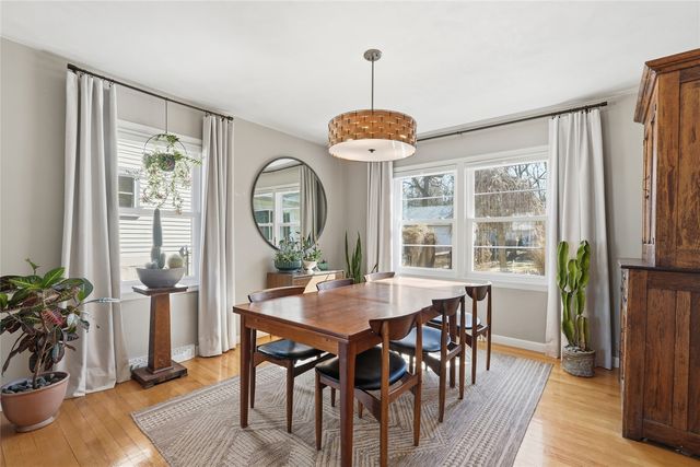 909 Walnut Street, Iowa City, IA 52240