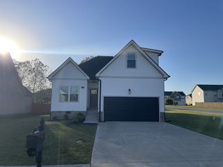 3748 Silver Fox Ct, Clarksville, TN 37040