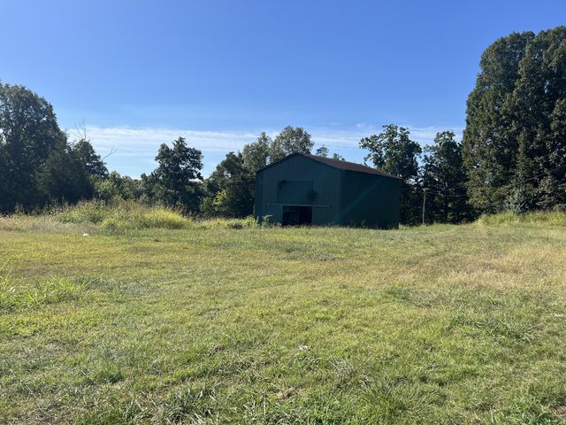 2043 Lafayette Rd, Red Boiling Springs, TN 37150