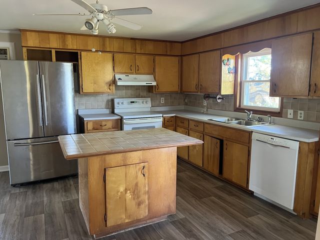 2043 Lafayette Rd, Red Boiling Springs, TN 37150