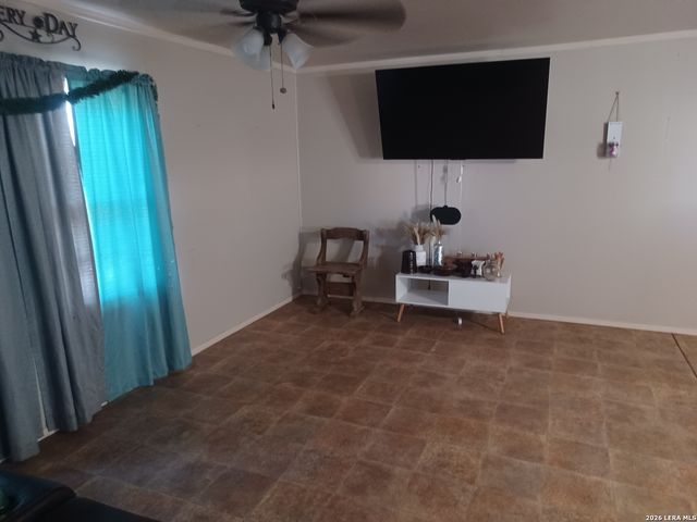 2204 Zanderson, Jourdanton, TX 78026