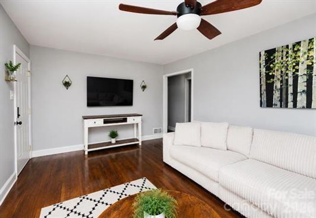 195 Stribling Circle, Spartanburg, SC 29301