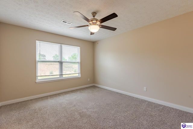 305 Breckinridge Circle, Vine Grove, KY 40175