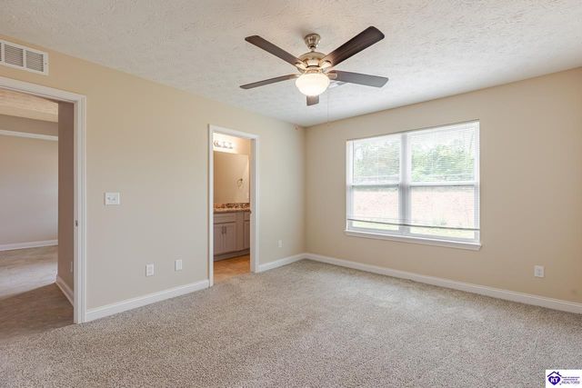 305 Breckinridge Circle, Vine Grove, KY 40175