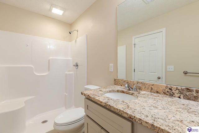 305 Breckinridge Circle, Vine Grove, KY 40175