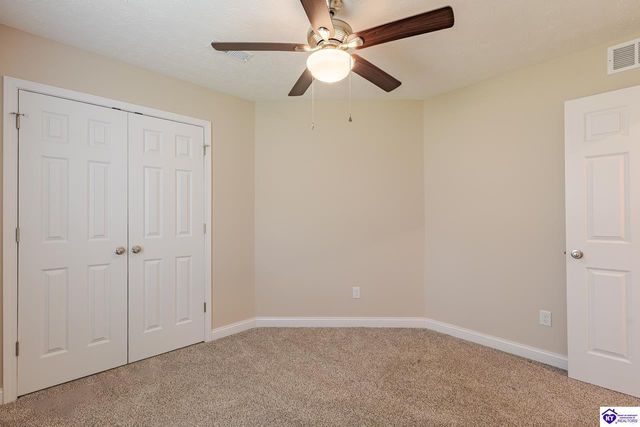 305 Breckinridge Circle, Vine Grove, KY 40175