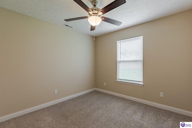 305 Breckinridge Circle, Vine Grove, KY 40175