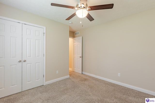 305 Breckinridge Circle, Vine Grove, KY 40175