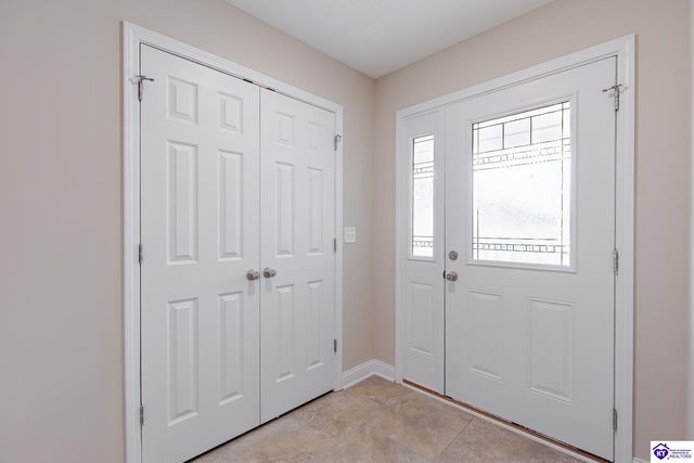 305 Breckinridge Circle, Vine Grove, KY 40175
