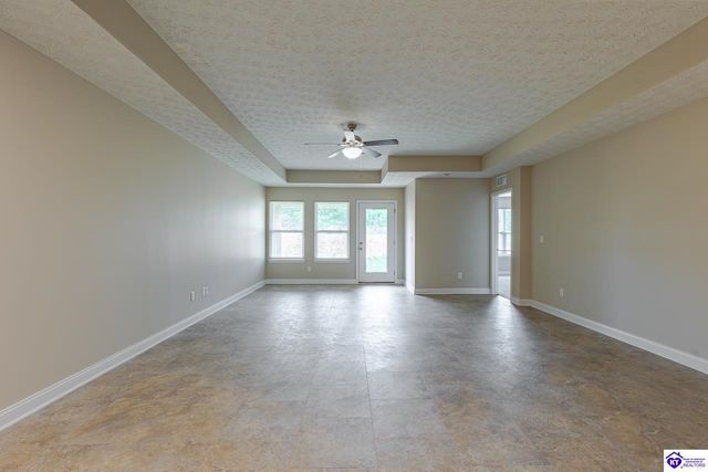 305 Breckinridge Circle, Vine Grove, KY 40175