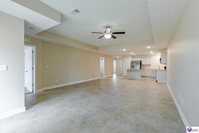 305 Breckinridge Circle, Vine Grove, KY 40175
